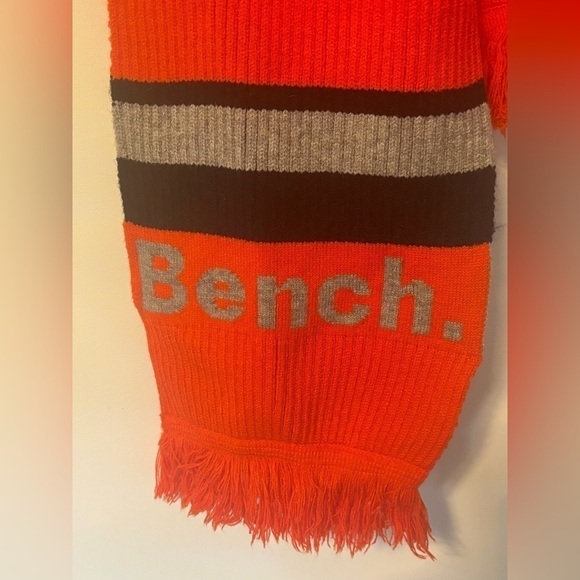 Bench- NET- super soft scarf - Picture 2 of 5